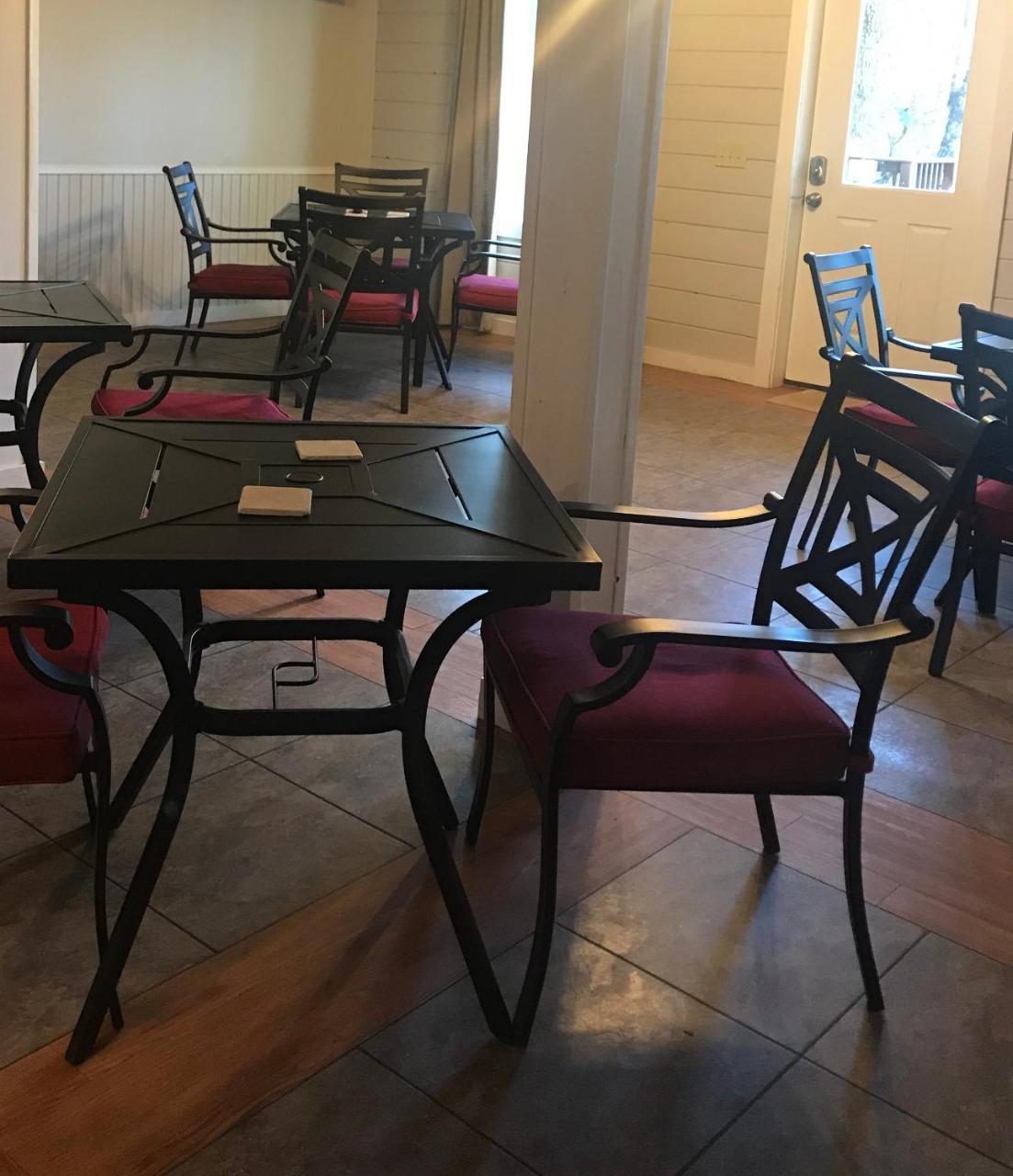 Barefoot Hills Hotel Dahlonega