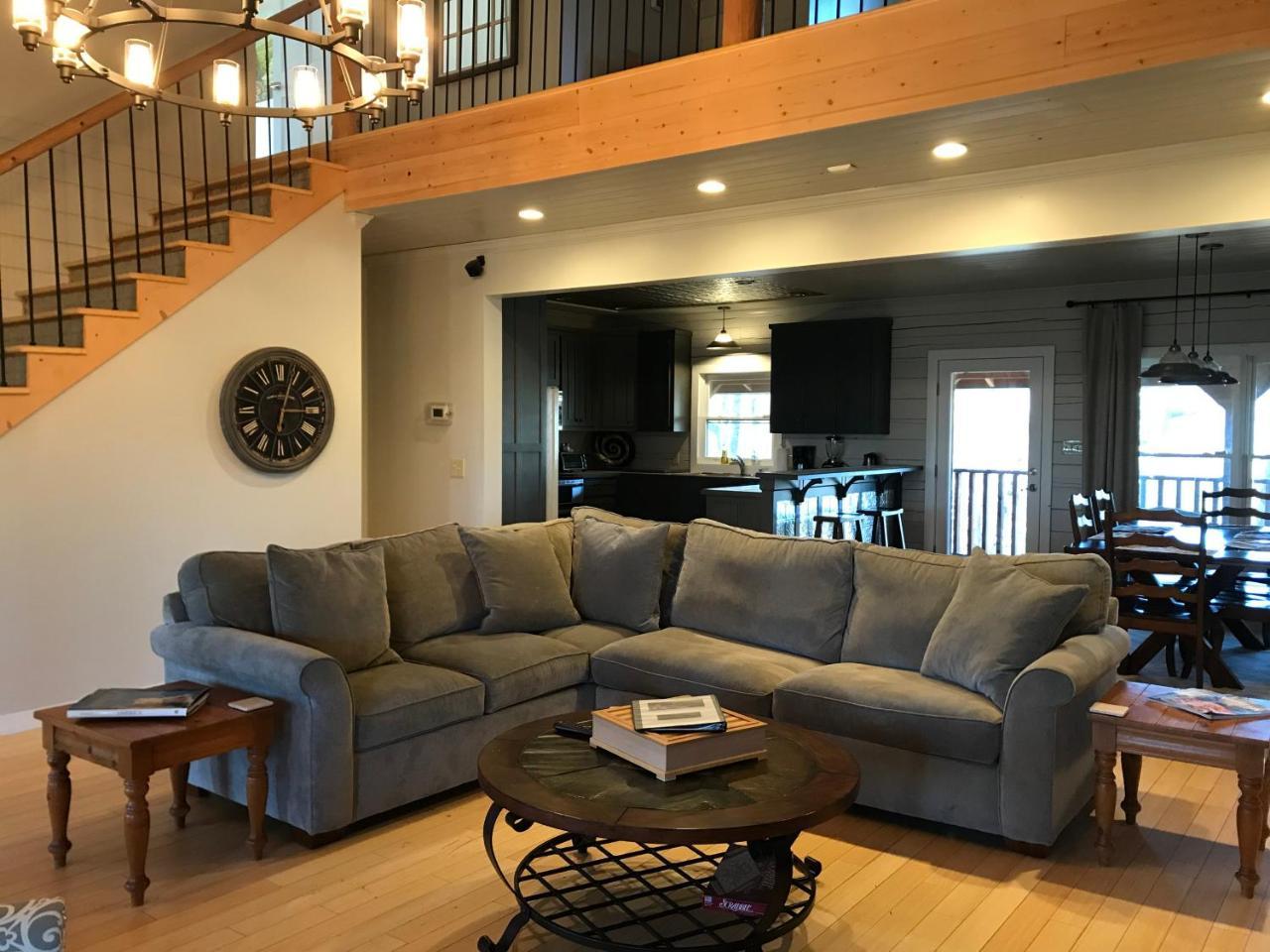 Barefoot Hills Hotel
