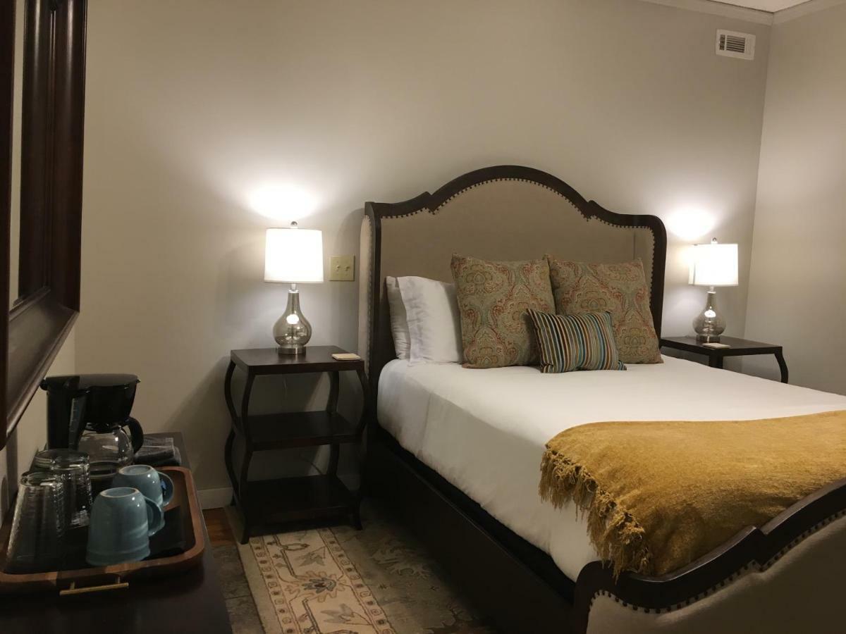 Hotel Barefoot Hills 3*